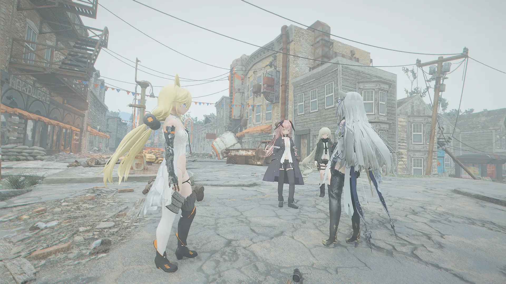 写真: ガービーと名乗る男から救援を要請された建物の前でどうするかを仲間達と相談し合うSizryavka