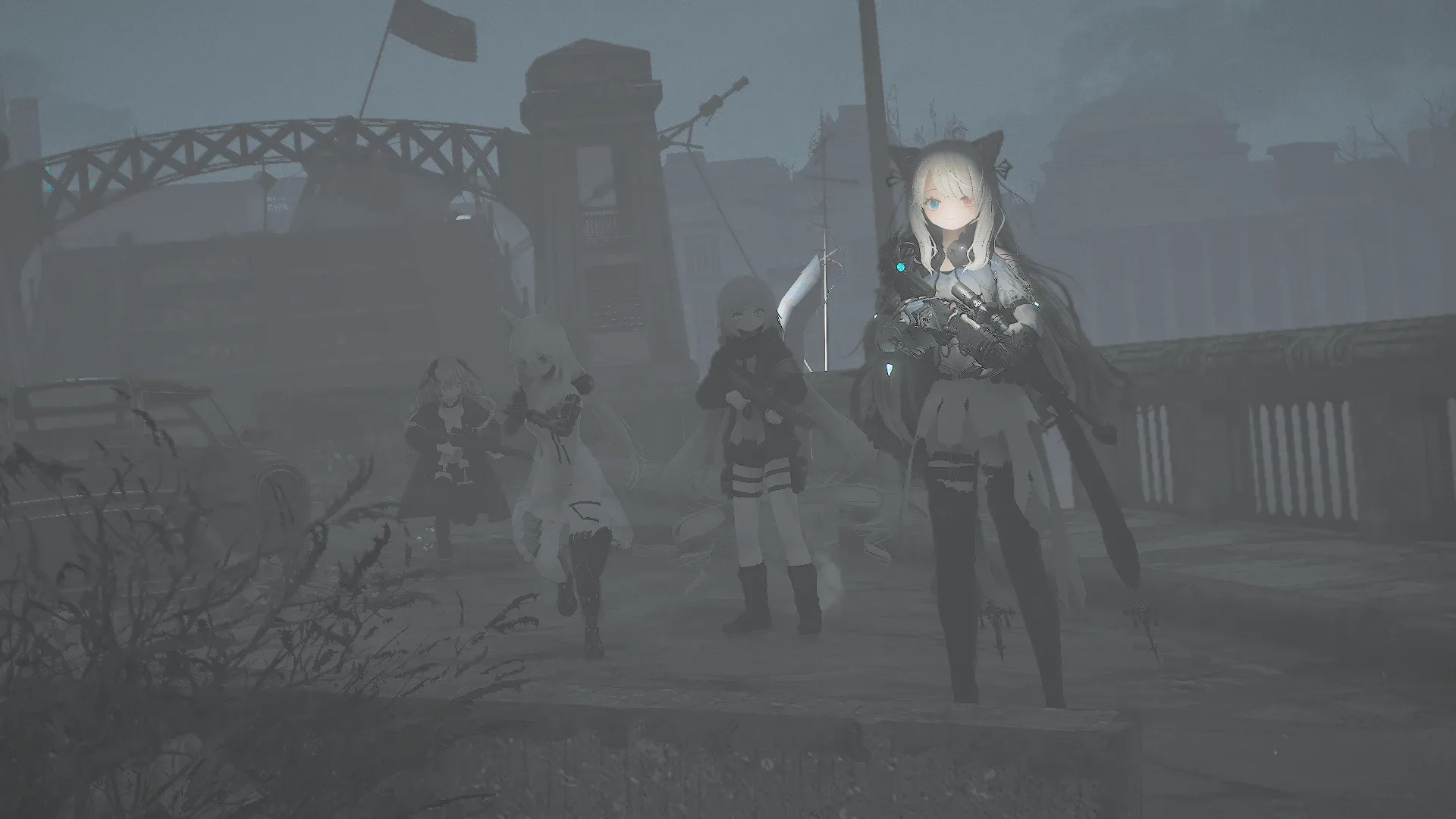 写真: 橋を超えている最中。霧に覆われる先を慎重に進むSizryavkaと仲間を正面から写している