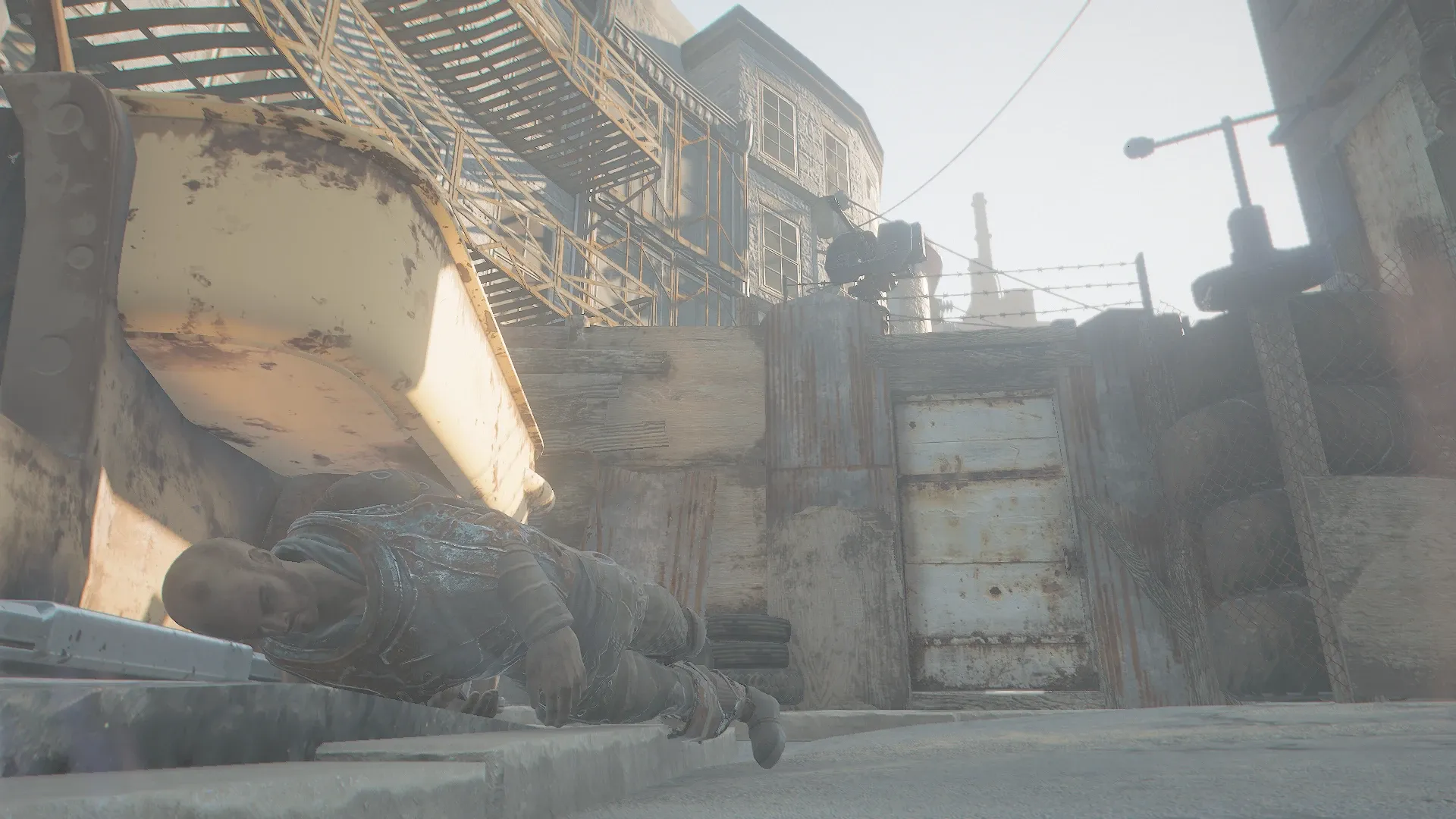 写真: 賊が再びエリアを取り戻そうとやってくる。だが、強力な戦前からもたらされた自動砲台に為す術もなく倒れる賊達