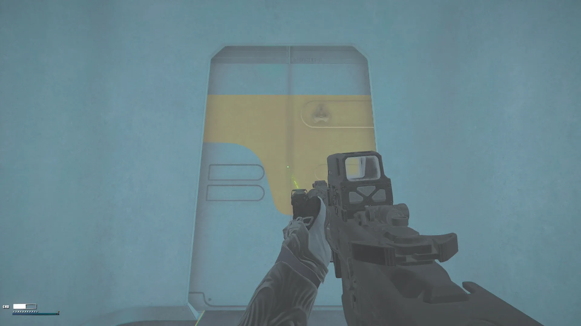 写真: マンホールを降りたその先は... これまで一度も見たことのない、謎の扉が目の前に佇んでいた