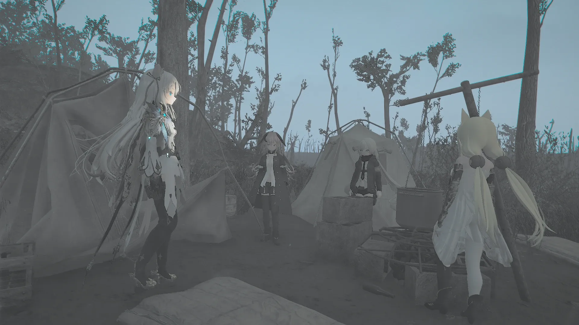 写真: 辺りが静まり返る中、付近に設営されていたキャンプ地で一夜を過ごす人形達