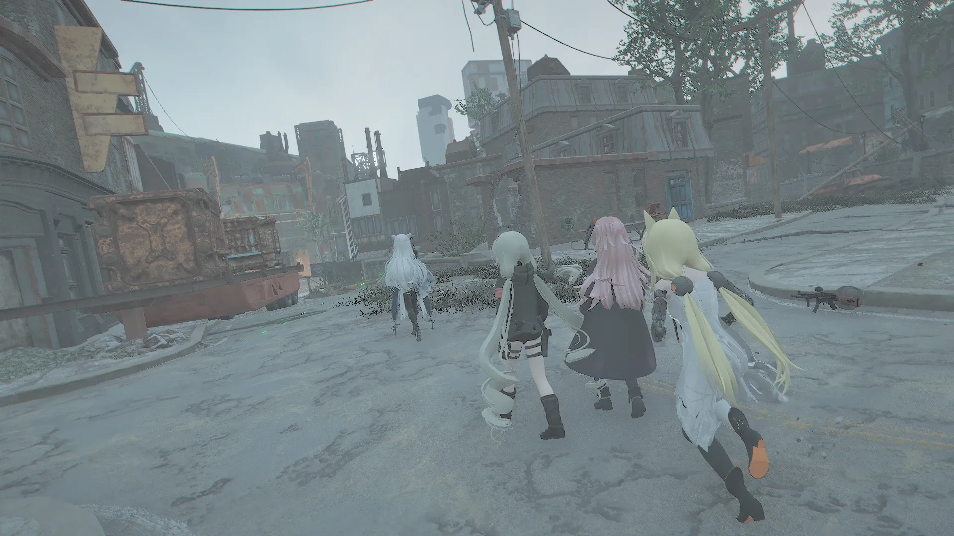 写真: 無事に見慣れたダイアモンドシティへの入り口へ続く道を歩く人形達