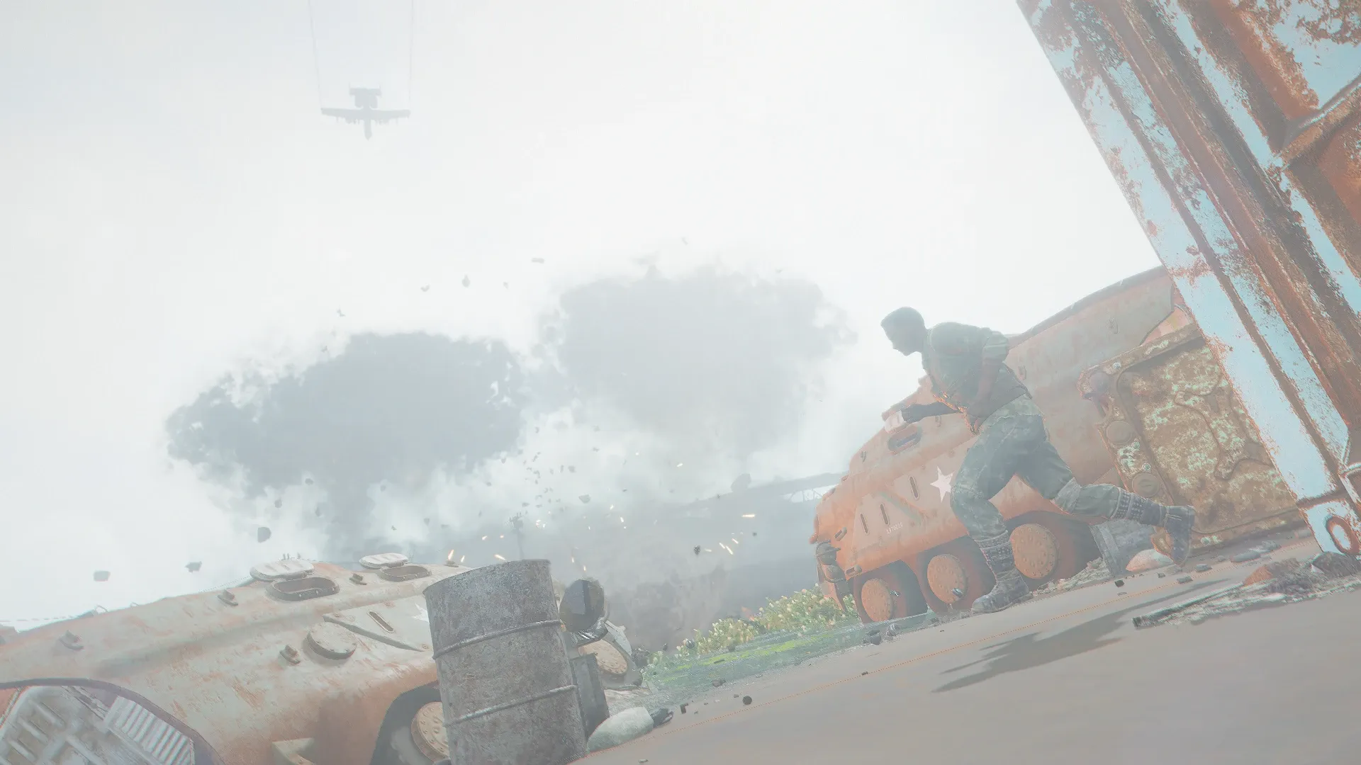 写真: 突如空から現れた戦闘機を見るなり慌てふためくガンナー達