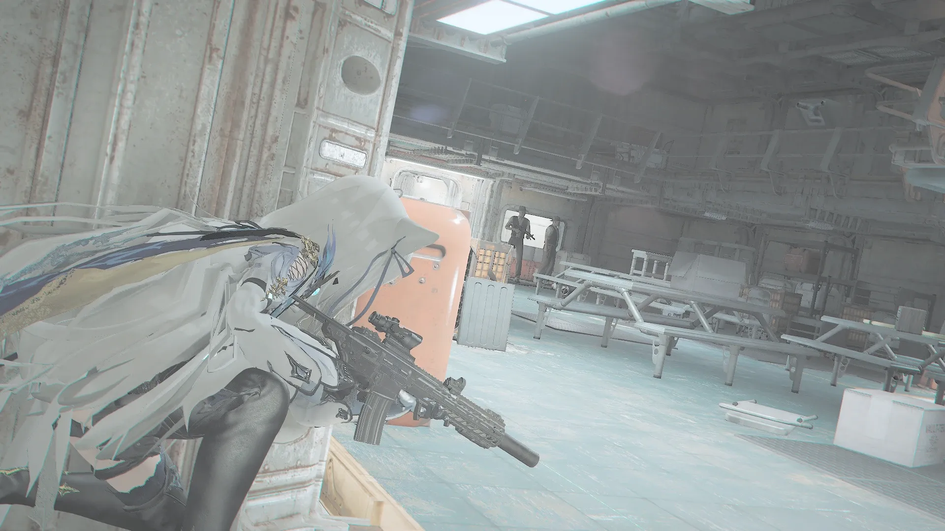 写真: 騒ぎを聞きつけて巡回しに来たトリガーマンを迎え撃とうと隅に潜むSizryavka