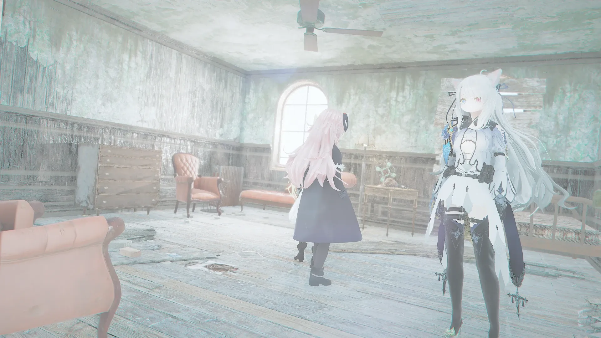 写真: グッドネイバーの宿。どの町よりも豪華な様相だが、あちこち傷んでいる