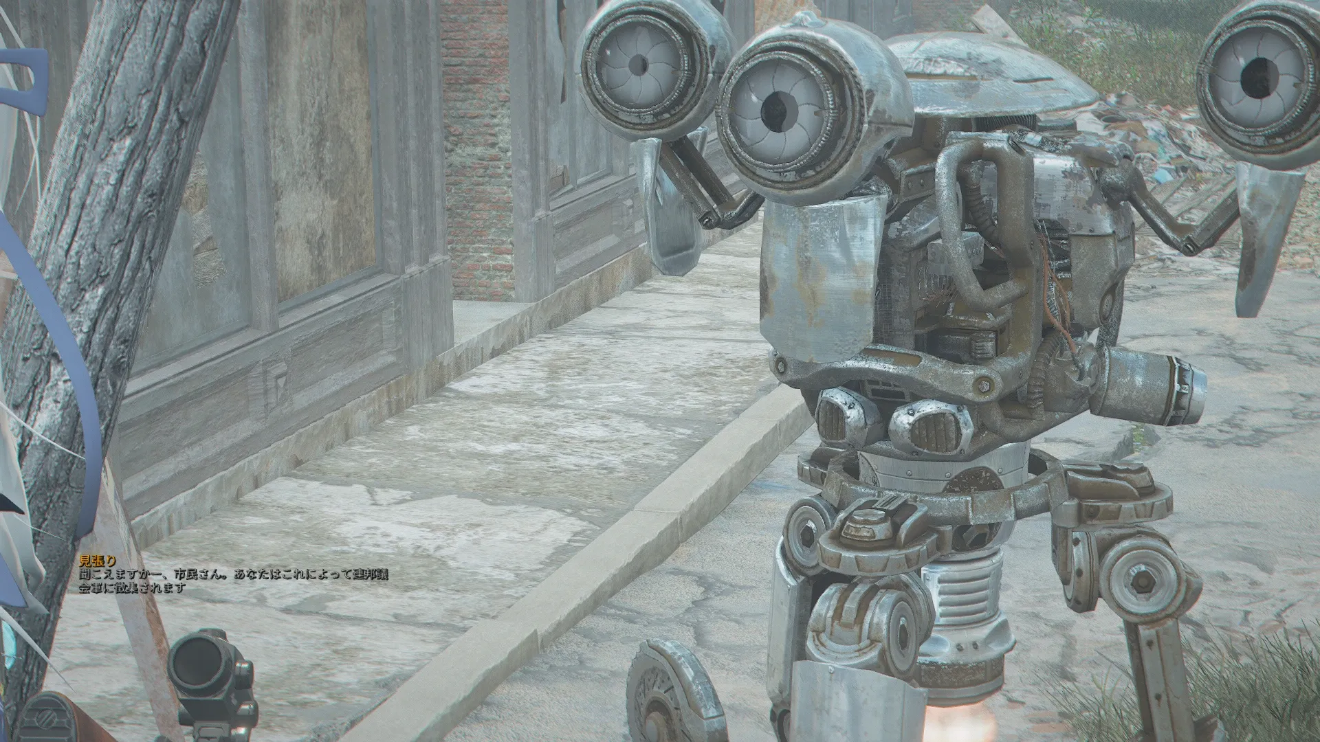 写真: 木造船から出てきたロボット「聴こえますか...市民さん。あなたはこれによって連邦議会軍に招集されます。」