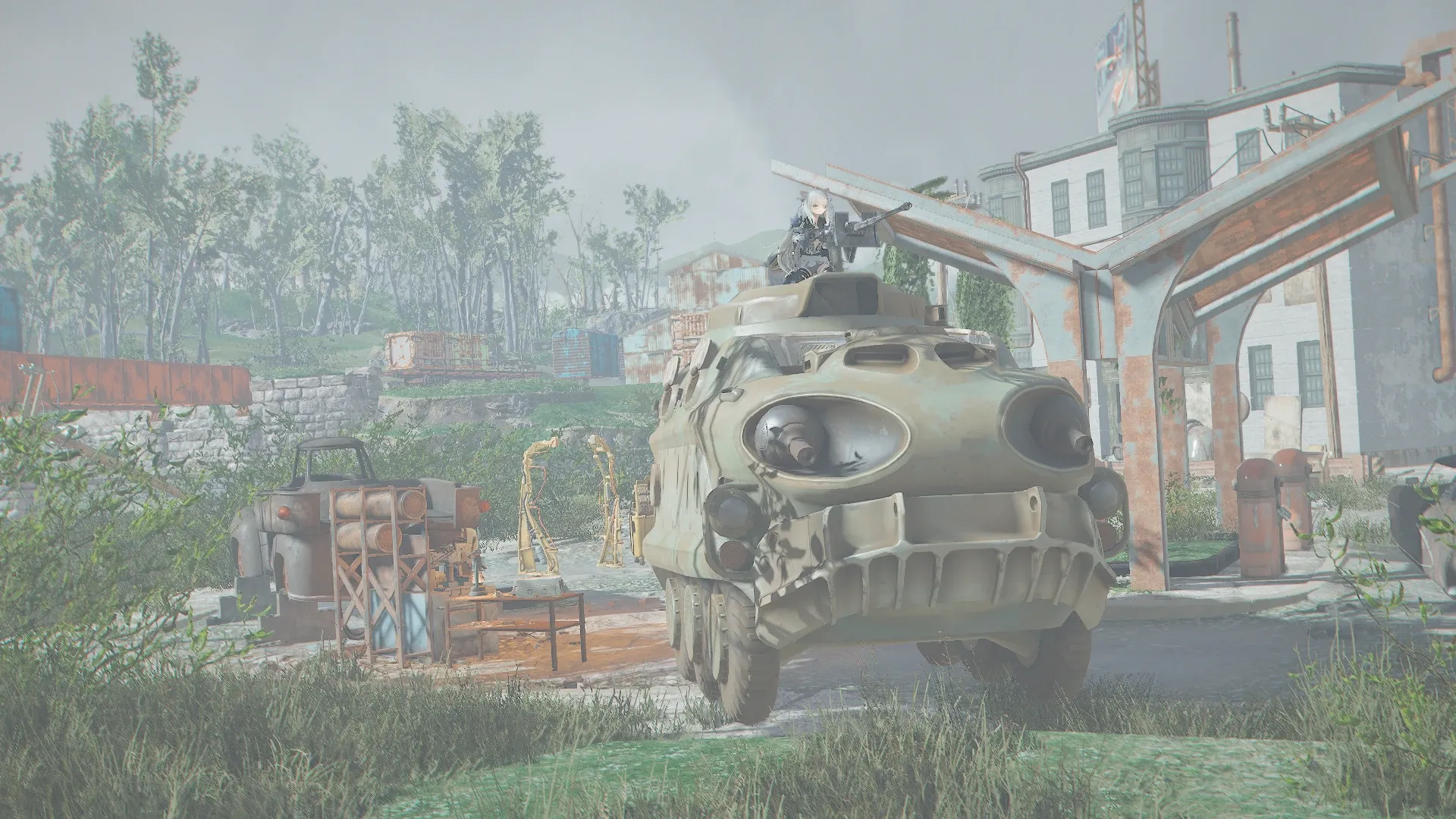 写真: APCの銃座につき、出発の合図を人形達に出すSizryavka