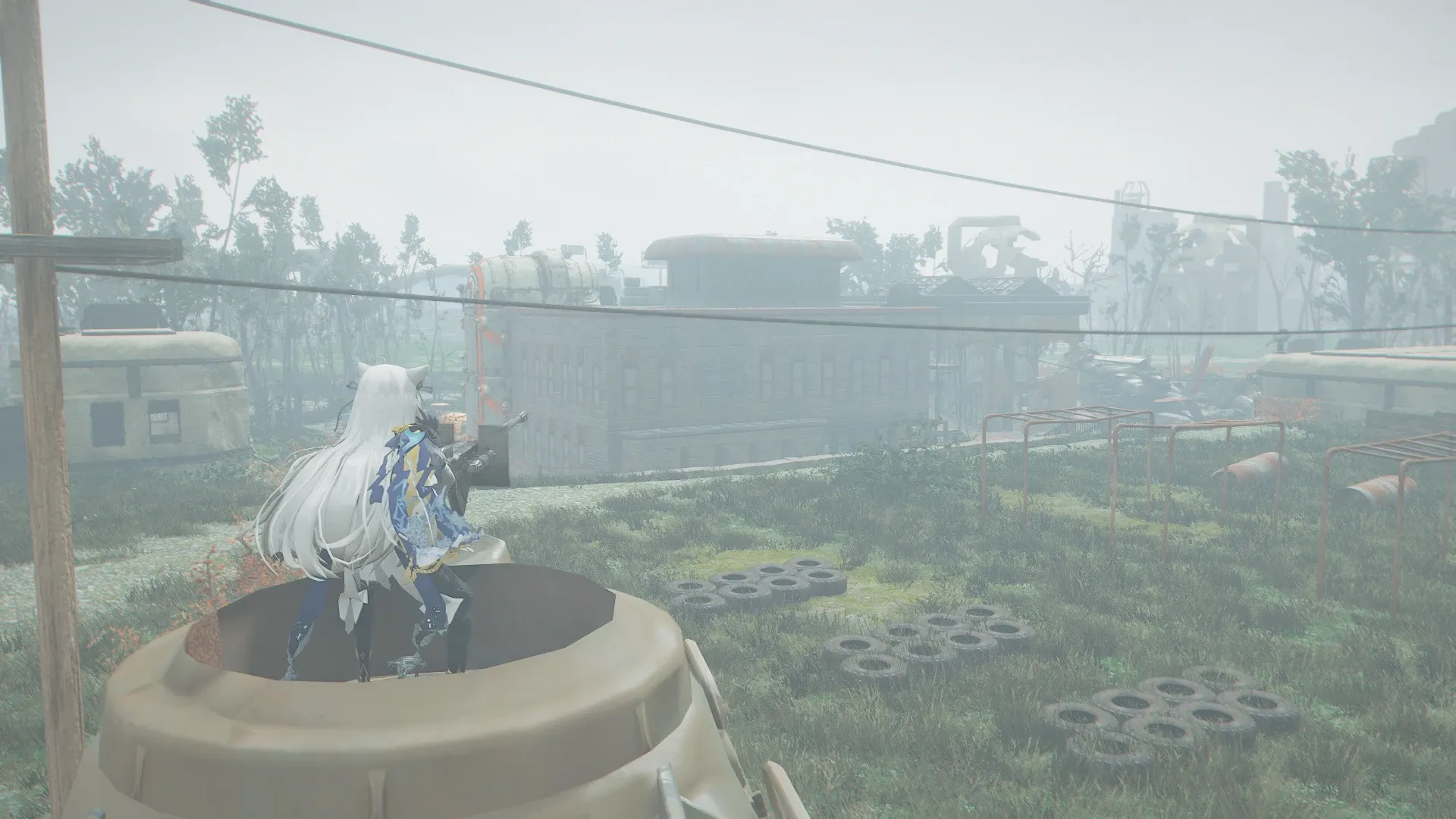 写真: ナショナルガード訓練場の開けた屋外訓練場にAPCを止める