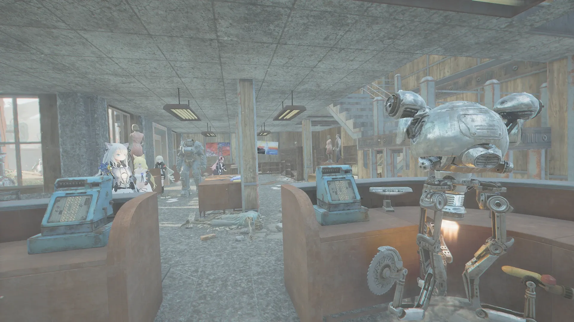 写真: 衣服店。結局、ほとんどのお店に居たハンディが破壊されてしまった為、営業できているお店の数は少ない。